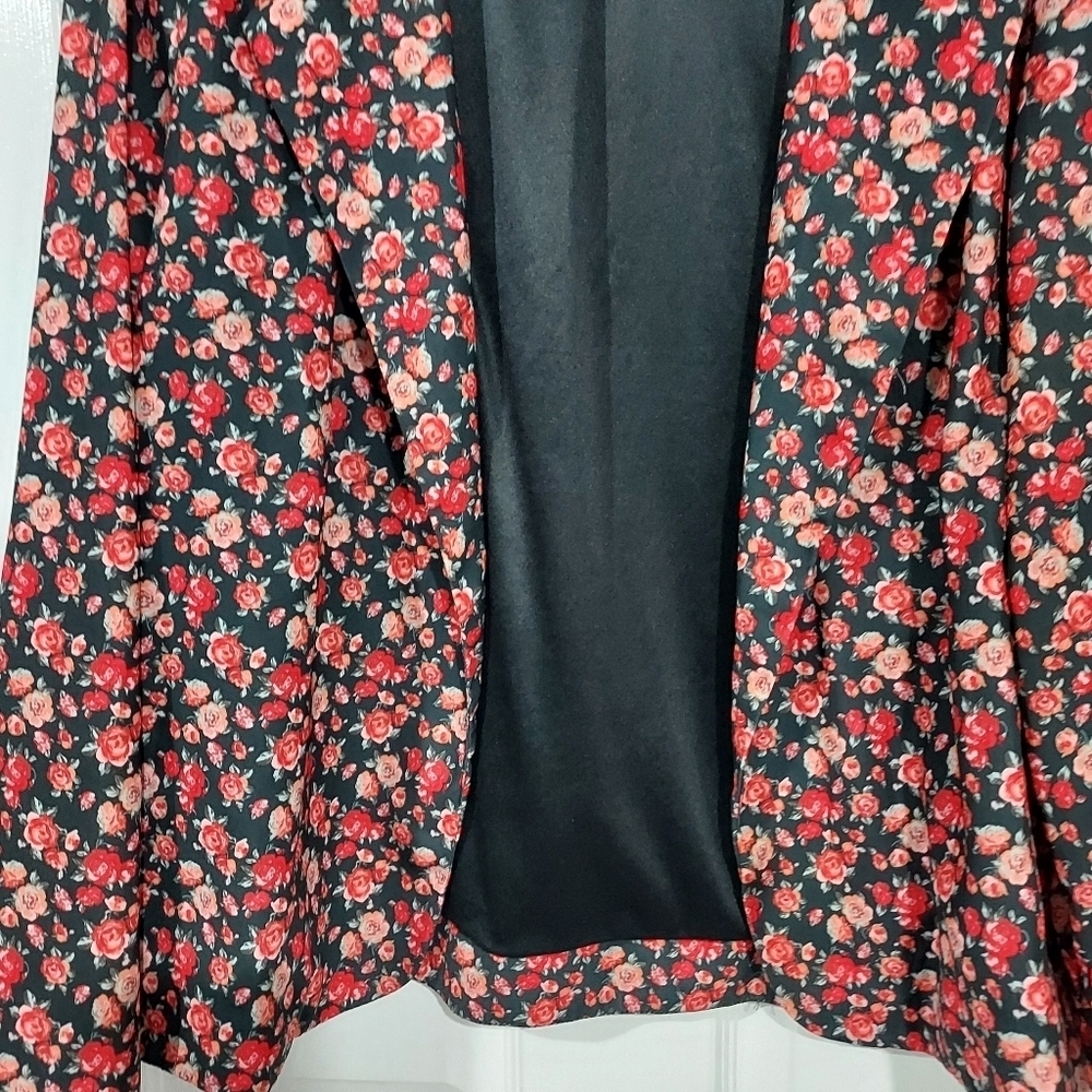 Love On A Hanger Black, Red & Pink Floral Open Front Blazer in Size XL - Picture 4 of 12